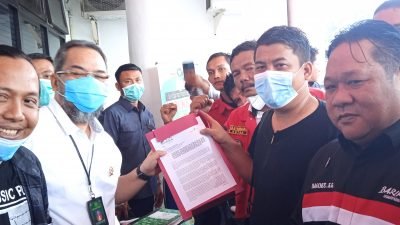 Aliansi untuk keadilan saat menyerahkan surat memori banding di pengadilan tinggi Palembang