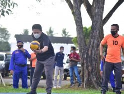 Jadi Kiper Utama, Herman Deru Antar Forkopimda Taklukan Media dengan Skor 1-0