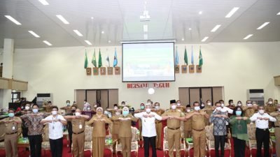 Wakil Gubernur Sumsel, Mawardi Yahya usai membuka rapat koordinasi Tim Koordinasi Penanggulangan Kemiskinan (TKPK) Sumsel di Auditorium Bina Praja Setda Provinsi Sumsel, Selasa (22/6/2021). 