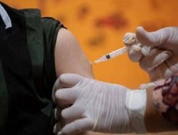 Kimia Farma Tunda Pelaksanaan Vaksin Berbayar
