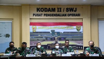 Pangdam II Sriwijaya Mayjen TNI Agus Suhardi melaksanakan Video Conference (Vicon) dengan Panglima TNI Marsekal Hadi Tjahjanto, Jum'at (2/7/2021).