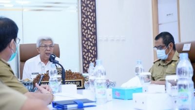 Wagub Mawardi Yahya saat  membuka rapat pembahasan Dana Alokasi Khusus (DAK) Fisik Triwulan Tahun 2021 secara virtual di command center Kantor Gubernur, Selasa (27/7/2021). 