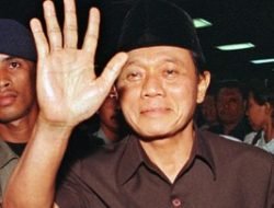 Mantan Menteri Penerangan Harmoko Meninggal Dunia