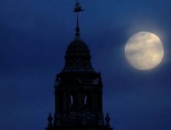 Malam Ini Akan Terjadi Fenomena Bulan Biru