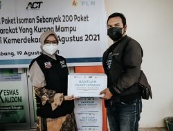 ACT Gandeng PLN Bagi Paket Pangan Untuk Warga Isoman