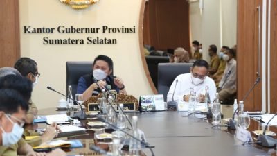 Herman Deru dalam rapat kerja bersama Anggota Komisi V dan Komisi IV DPR RI di ruang rapat Gubernur, Selasa (10/8/2021). 