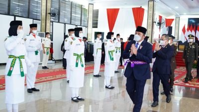Gubernur Sumsel H Herman Deru mengukuhkan langsung Pasukan Pengibar Bendera Pusaka (Paskibraka) Peringatan HUT RI ke-76 Tahun. Upacara pengukuhan tersebut dilakukan di Griya Agung Palembang, Jum'at (13/8/2021). 
