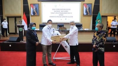 Mawardi ketika menerima bantuan tersebut, di Auditorium Bina Praja Setda Provinsi Sumsel, Rabu (18/8/2021).