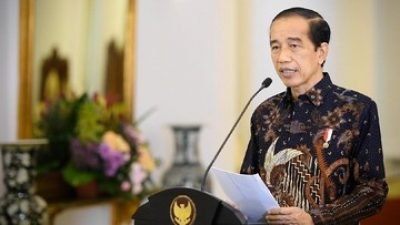 Jokowi Targetkan Vaksinasi 100 Juta Dosis Akhir Agustus