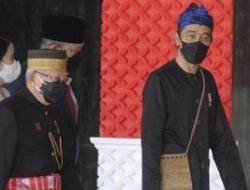 Warga Baduy Bangga Pakaian Adatnya Dikenakan Presiden Jokowi