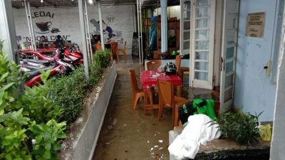 Suasana kantor PWI Sumsel terkena banjir, Rabu (1/9/2021)