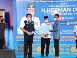 Puluhan KK di Palembang Ucapkan Terima Kasih Pada Herman Deru