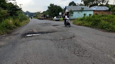 Hati-hati, Jalan Lingkar Empat Lawang Berlobang