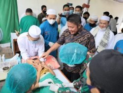 Tinjau Khitanan Massal, Gubernur Apresiasi Bomba Grup dan RMTH