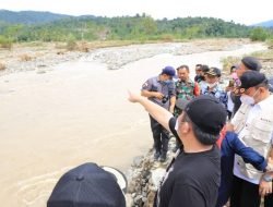 Deru Semangati Warga Empat Lawang Terdampak Banjir