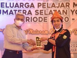 Wagub Mawardi Yahya Lantik IKPM Sumsel di Yogyakarta