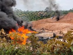 Sumur Minyak Ilegal Sanga Desa Kembali Terbakar