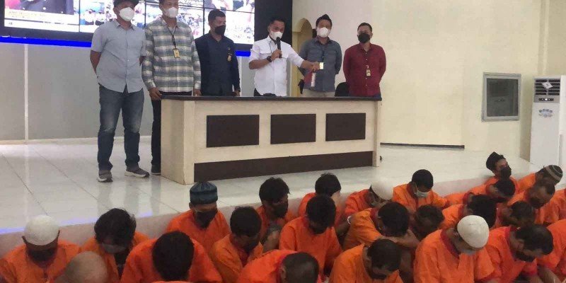 42 bandar narkoba yang mayoritas jaringan Palembang, ditangkap Satuan Reserse (Satres) Narkoba Polrestabes Palembang selama satu bulan terakhir.