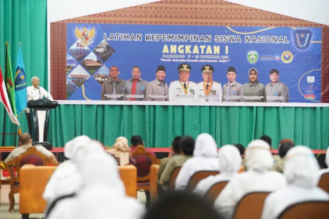 Mawardi Yahya saat membuka  Latihan Kepemimpinan Siswa (LKS) Nasional Angkatan I di aula Asrama Haji Palembang, Rabu  (18/11)