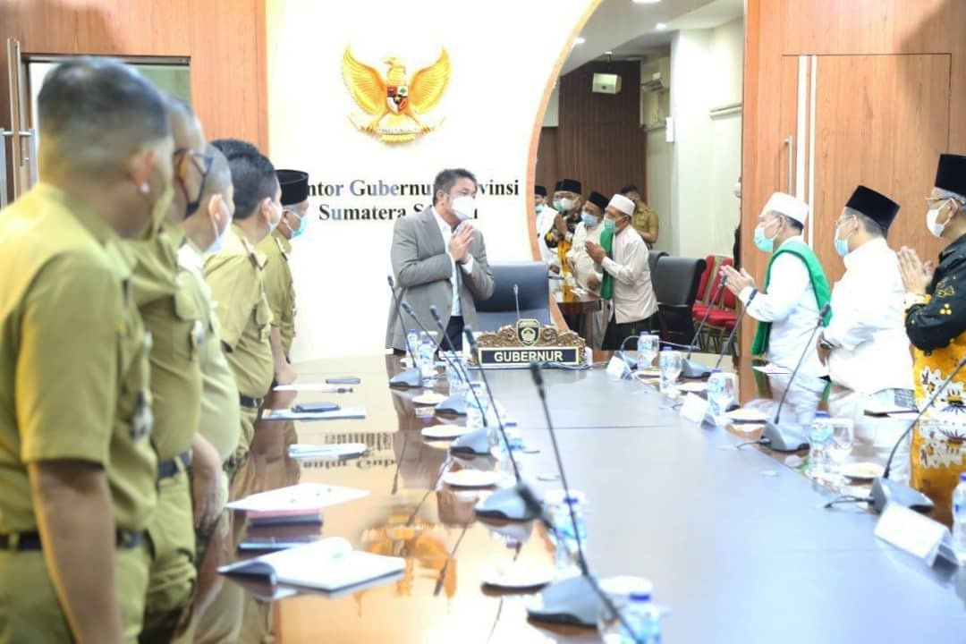 Herman Deru saat menerima audiensi  Syuriyah PWNU Sumsel di ruang rapat Gubernur Sumsel, Selasa (23/11/21). 