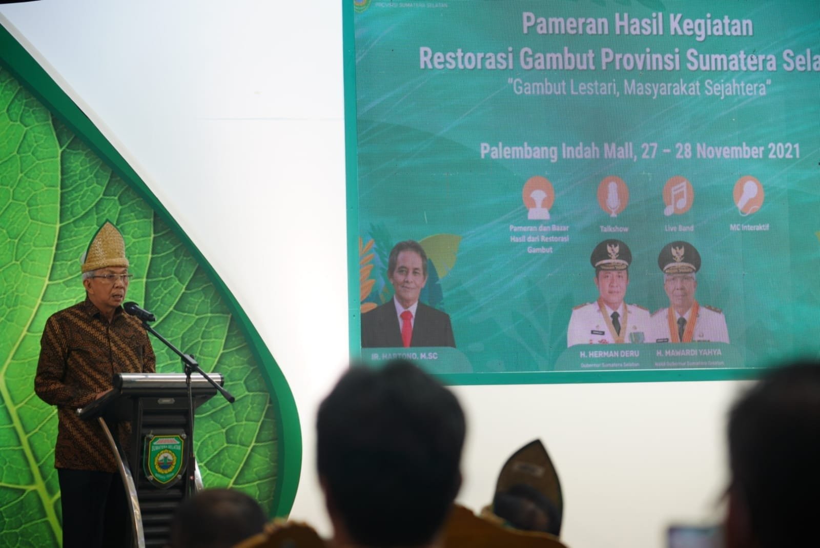 Gubernur  Sumatera Selatan (Sumsel), H Mawardi Yahya  meresmikan pembukaan pameran hasil kegiatan restorasi gambut yang digelar di auditorium PIM, Sabtu (27/11/21). 