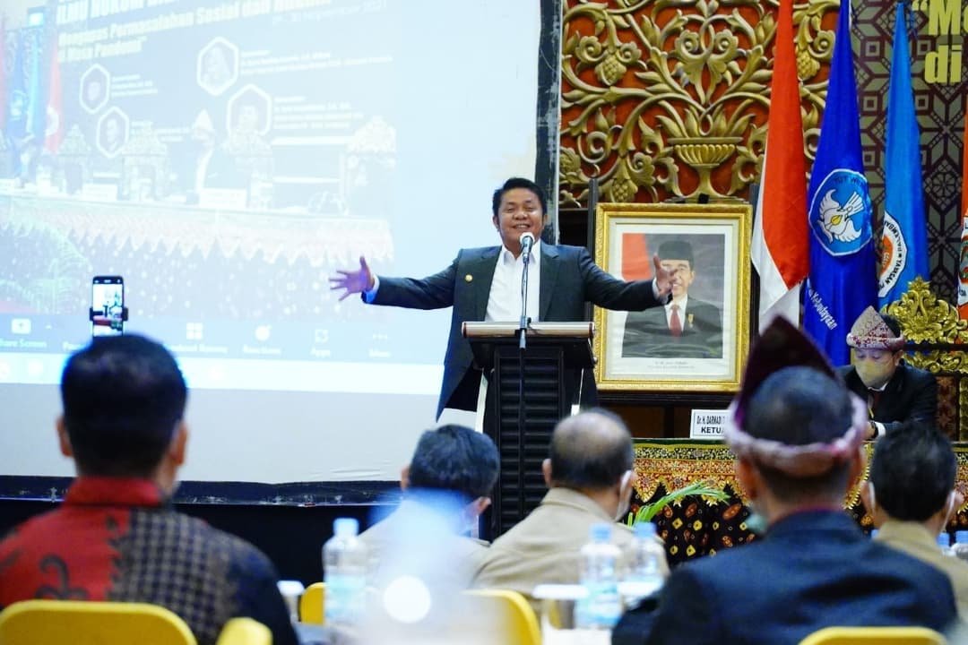 Gubernur Sumsel H Herman Deru mengajak para pakar hukum dan intelektual di bidang hukum untuk memberikan edukasi kepada masyarakat