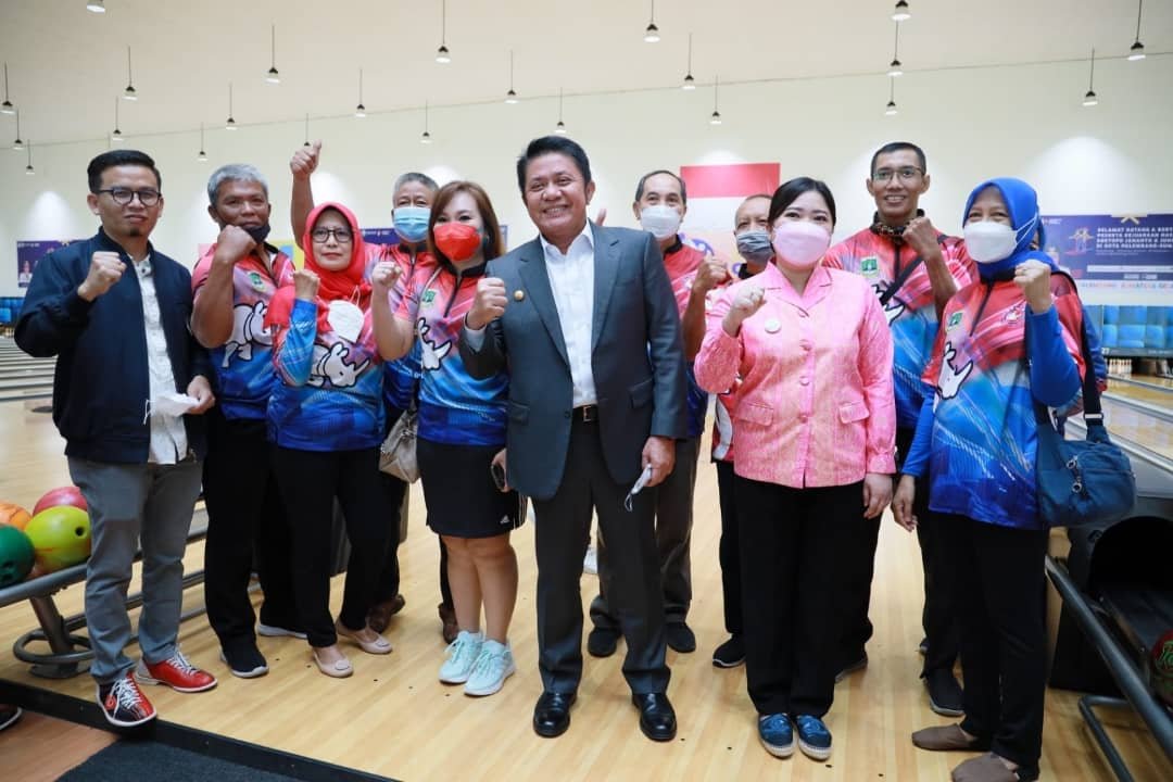 Kejuaraan nasional Boling Soetopo Jananto dan Junior 2021 di Palembang-Sumsel, di JSC Boling Center secara resmi dibuka oleh Gubernur Sumsel H. Herman Deru, Senin (29/11/2021) siang.