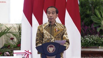 Presiden Joko Widodo (Jokowi) meminta jajarannya siap dalam menghadapi berbagai dinamika ekonomi global, terutama yang disebabkan karena pandemi Covid-19 tahun depan.