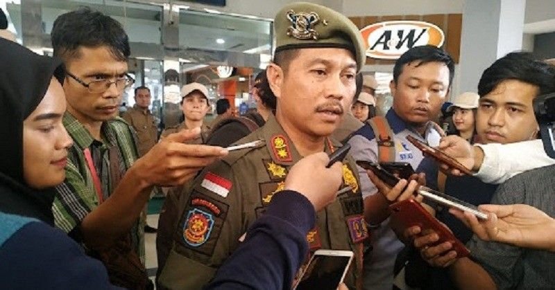 Kepala Satuan Satpol PP Sumsel, Aris Saputra saat diwawancara awak media