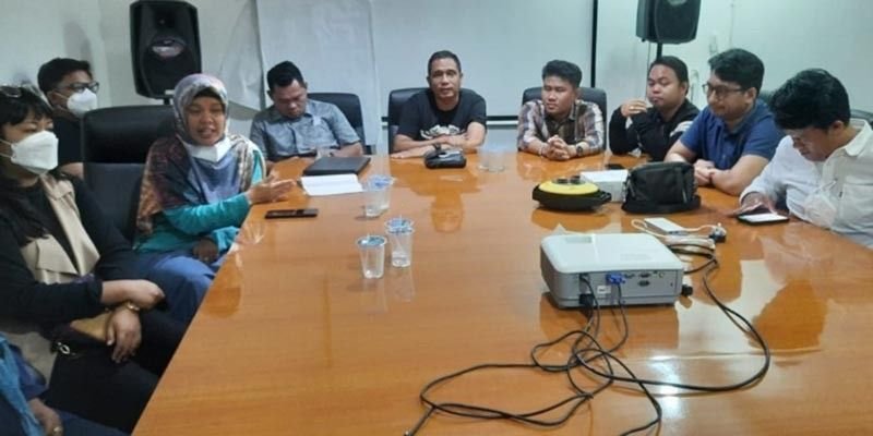 Konferensi pers yang dilakukan Tim Koalisi Penghapusan Kekerasan Seksual Unsri, di Sekretariat IKA Unsri, Palembang, Sabtu (4/12/2021), malam