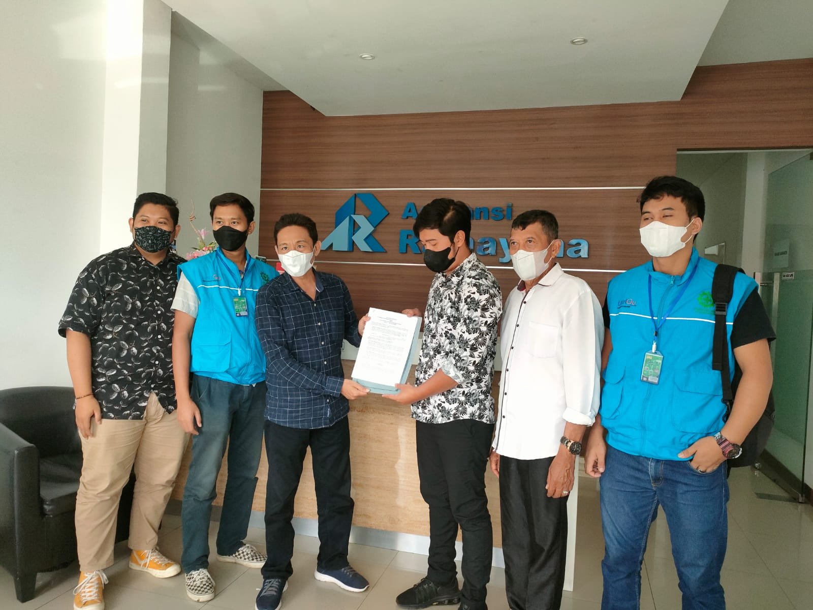 PT. Dilia utama Gruop dalam menyikapi banyaknya kerugian masyarakat yang timbul akibat kebakaran yang diakibatkan oleh korsleting listrik , meluncurkan produk layanan pemasangan instalasi paket rumah sederhana dan di lengkapi dengan asuransi kebakaran dan perlindungan tenaga Tehnik dan asisten tukang listriknya.