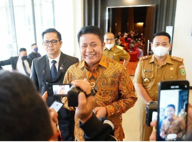 Gubernur Sumatera Selatan, Herman Deru mengajak para advokat yang tergabung dalam Perhimpunan Advokat Indonesia (DPC Peradi) Palembang untuk dapat menjadi mitra pemerintah