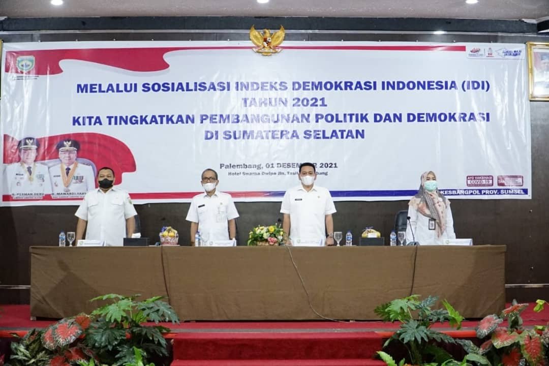 Sekretaris Daerah Provinsi Sumatera Selatan, S.A. Supriono sekaligus Ketua Kelompok Kerja (Pokja) Indeks Demokrasi Indonesia (IDI) Sumsel meminta agar tim pokja IDI Sumsel mampu berikan sosialisasi terkait meningkatkan pembangunan politik dan demokrasi di Sumsel.