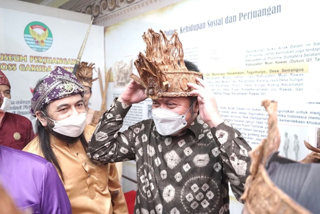Gubernur Provinsi Sumatera Selatan (Sumsel) H. Herman Deru meresmikan Gedung pameran temuan Sungai Musi, sekaligus membuka pameran temporer “Pameran Bersama Se-Sumsel”, bertempat  di Museum Negeri Sumsel, Rabu  (1/12/2021) petang.