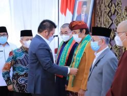 Deru Dianugrahi Tokoh Pelopor Moderasi Beragama