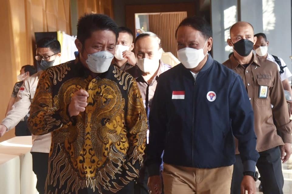 Gubernur Sumsel, Herman Deru (kiri) dan Rektor Unsri Palembang, Prof Anis Sangat (kanan)