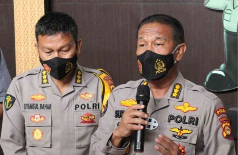 Kabid Humas Polda Sumsel, Kombes Pol Supriadi (kanan).