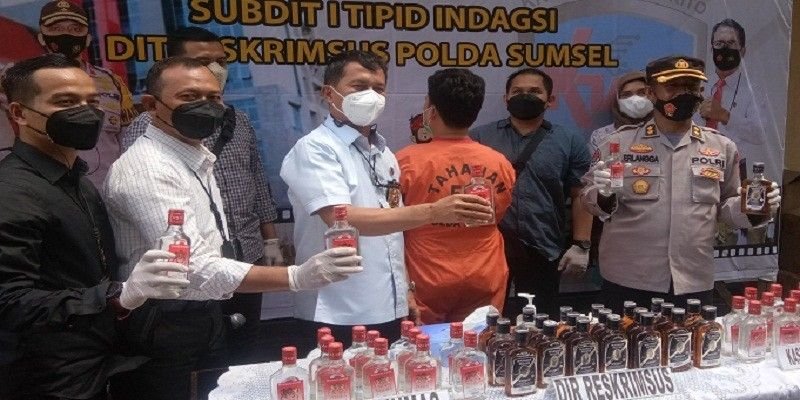 Robbi saat diamankan di Ditreskrimsus Polda Sumsel, Selasa (25/1/2022).