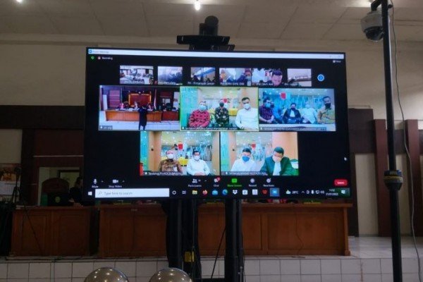 Sidang virtual kasus suap kepada anggota DPRD Muara Enim