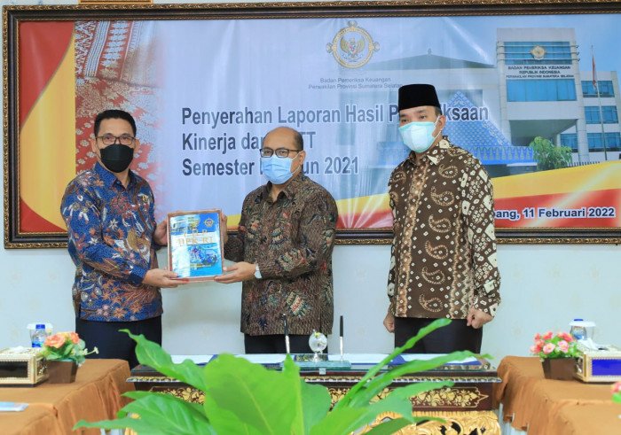 Pemkab Muba menerima penyerahan LHP atas Belanja Daerah Bidang Infrastruktur Tahun Anggaran 2021, Jumat (11/2/2022) di Kantor BPK RI Perwakilan Sumsel.