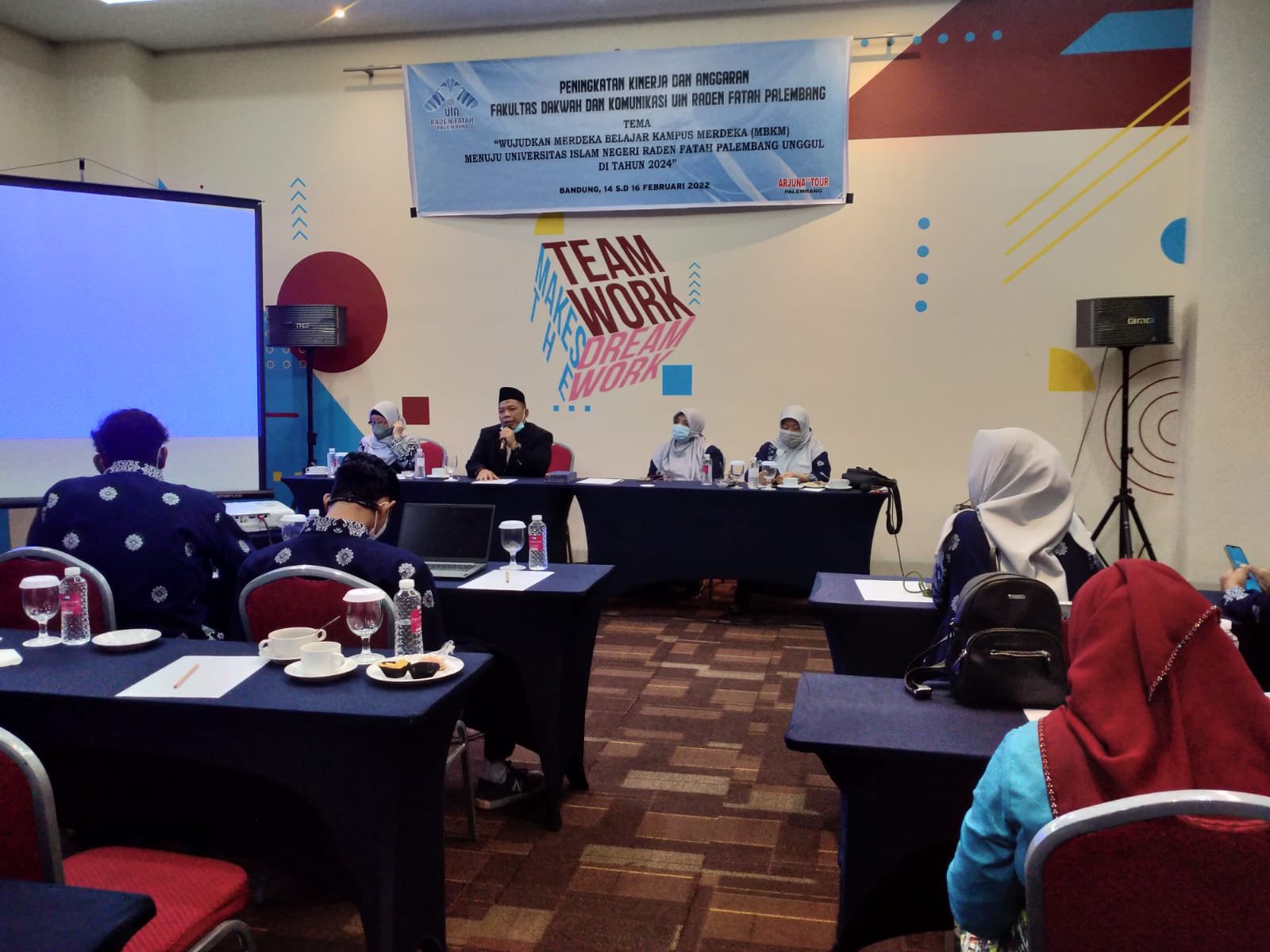 Fakultas Dakwah dan Komunikasi (FDK) Universitas Islam Negeri (UIN) Raden Fatah Palembang melakukan rapat kerja (Raker) di Hotel Fave Bandung, 14-16 Februari 2022. 