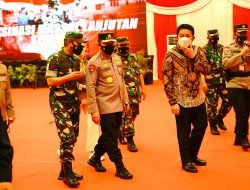 Pangdam II Sriwijaya Dampingi Kapolri Tinjau Vaksin Massal
