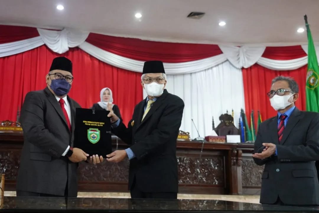 Wakil Gubernur Sumsel, Mawardi Yahya bersama Wakil Ketua DPRD Sumsel sepakati 11 raperda baru