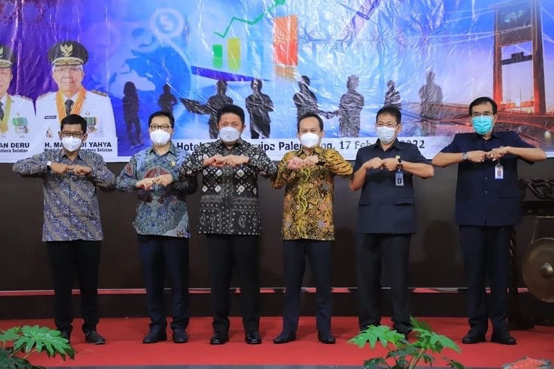 Herman Deru saat acara Sosialisasi Larangan Praktek Monopoli dan Persaingan tidak sehat, di Ballroom Hotel Swarna Dwipa, Kamis (17/2/2022). 