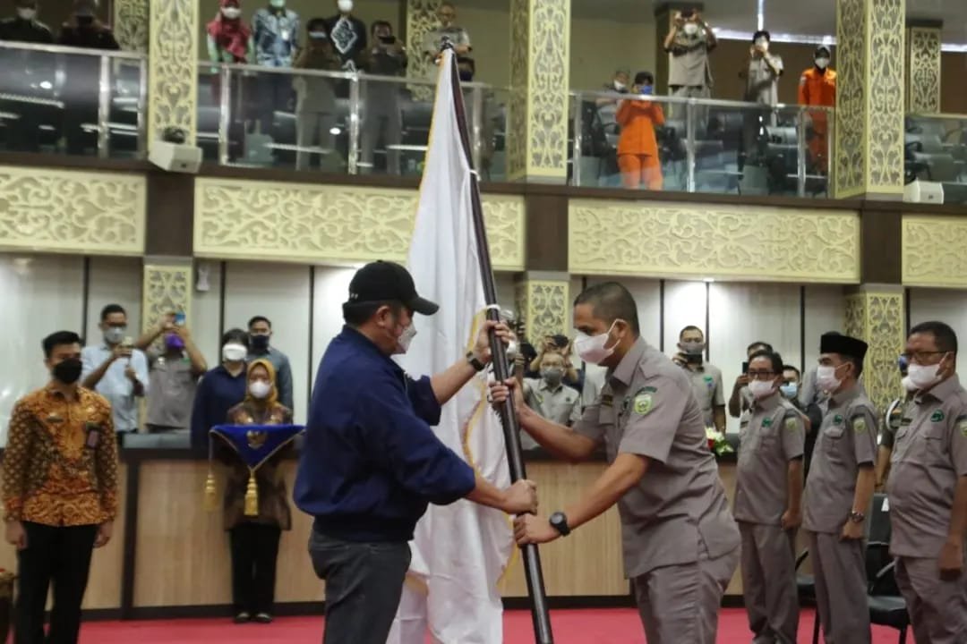 Gubernur Sumsel H Herman Deru  menghadiri Pelantikan dan Pengukuhan Pengurus Daerah Radio Antar Penduduk Indonesia (RAPI) Daerah 06 Provinsi Sumsel periode 2021-2026 dipusatkan di Auditorium Bina Praja Pemprov Sumsel, Sabtu (27/2/2022). 