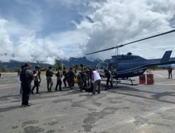 Ops Damai Cartenz Berhasil Evakuasi 8 Korban Penembakan KKB 