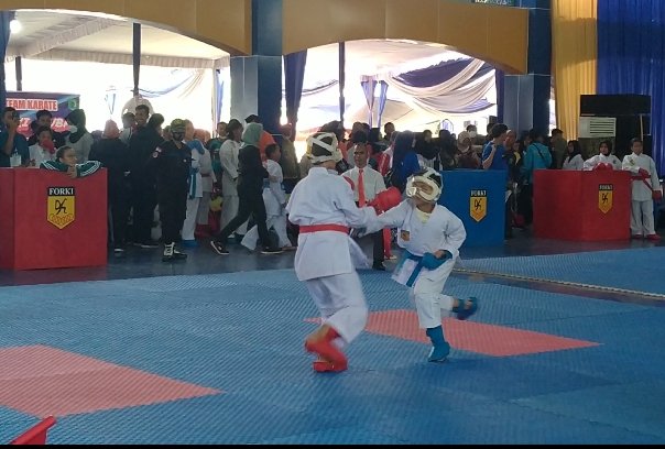 Peserta kejuaraan karate Herman Deru Cup Open tingkat Provinsi, Sabtu (26/3/2022). 