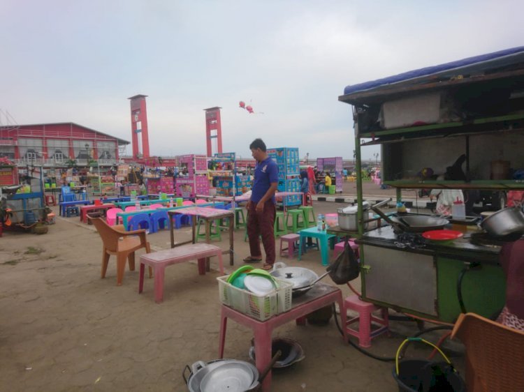 Pedagang kaki lima di BKB Palembang