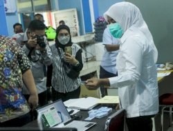 Walikota Palembang Temukan KTP Menumpuk di UPT Disdukcapil