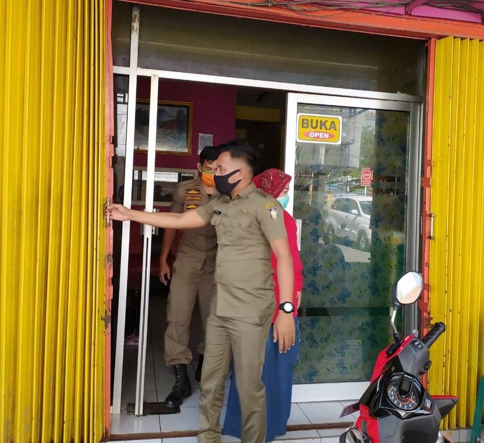 Ilustrasi Satpol PP merazia sejumlah panti pijat